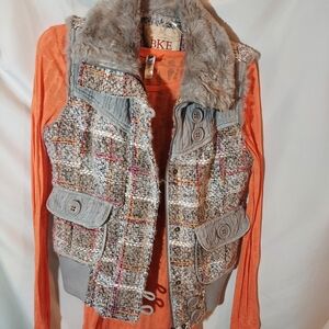 BKE Women's Wool Blend Plaid Vest with Faux Fur Collar & Orange Long Sleeved Tee